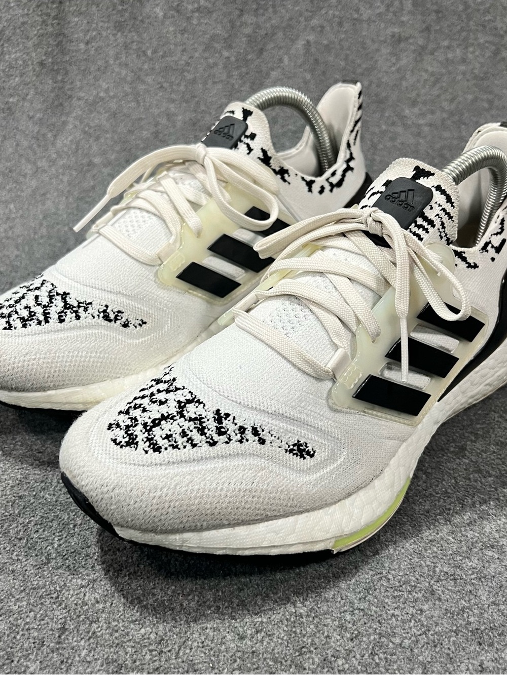 Adidas Ultraboost 22 Non Dyed Zebra Men's Size 7 GX5573 Core Black/Almost Lime